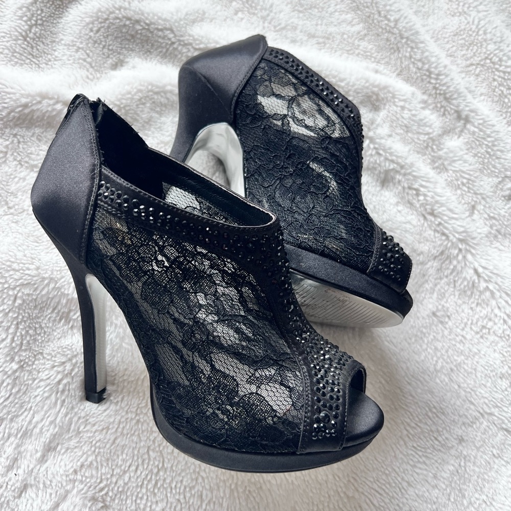 Open Toe Platform Lace Booty - Picture 3 of 6